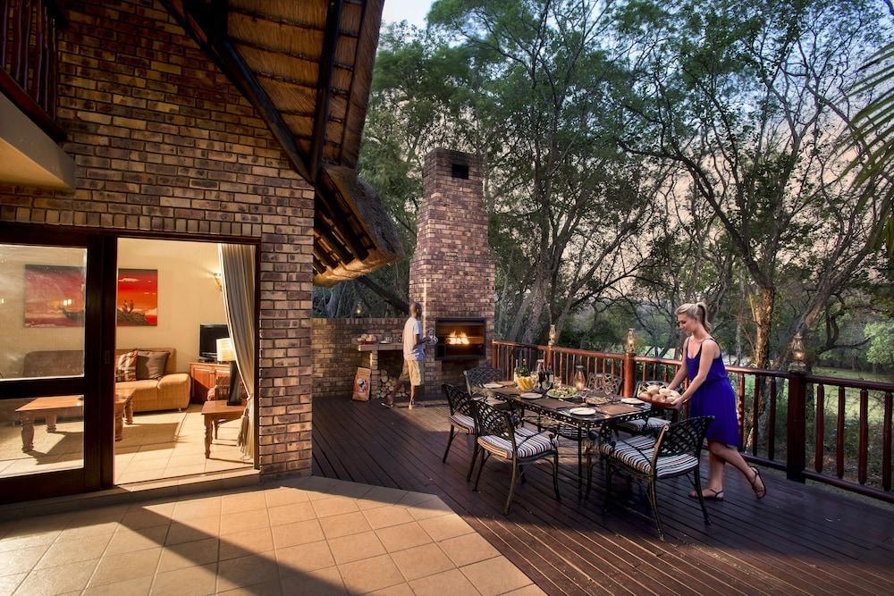 Kruger Park Lodge Хейзивью Экстерьер фото