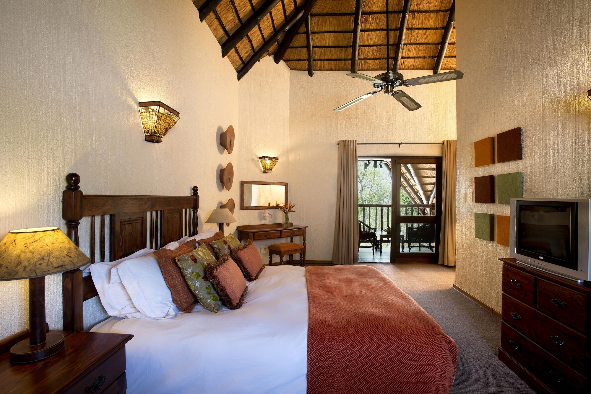 Kruger Park Lodge Хейзивью Экстерьер фото