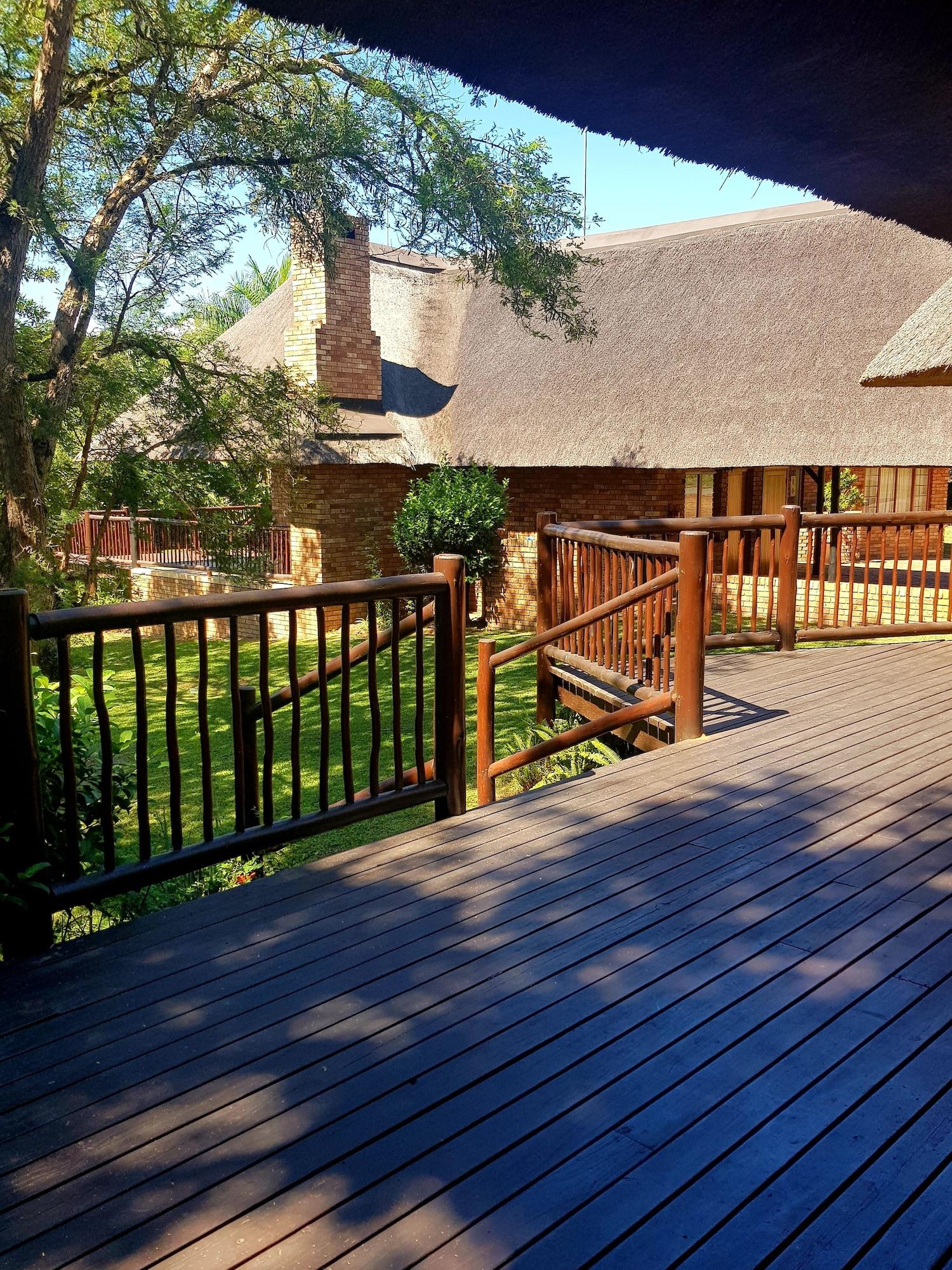 Kruger Park Lodge Хейзивью Экстерьер фото