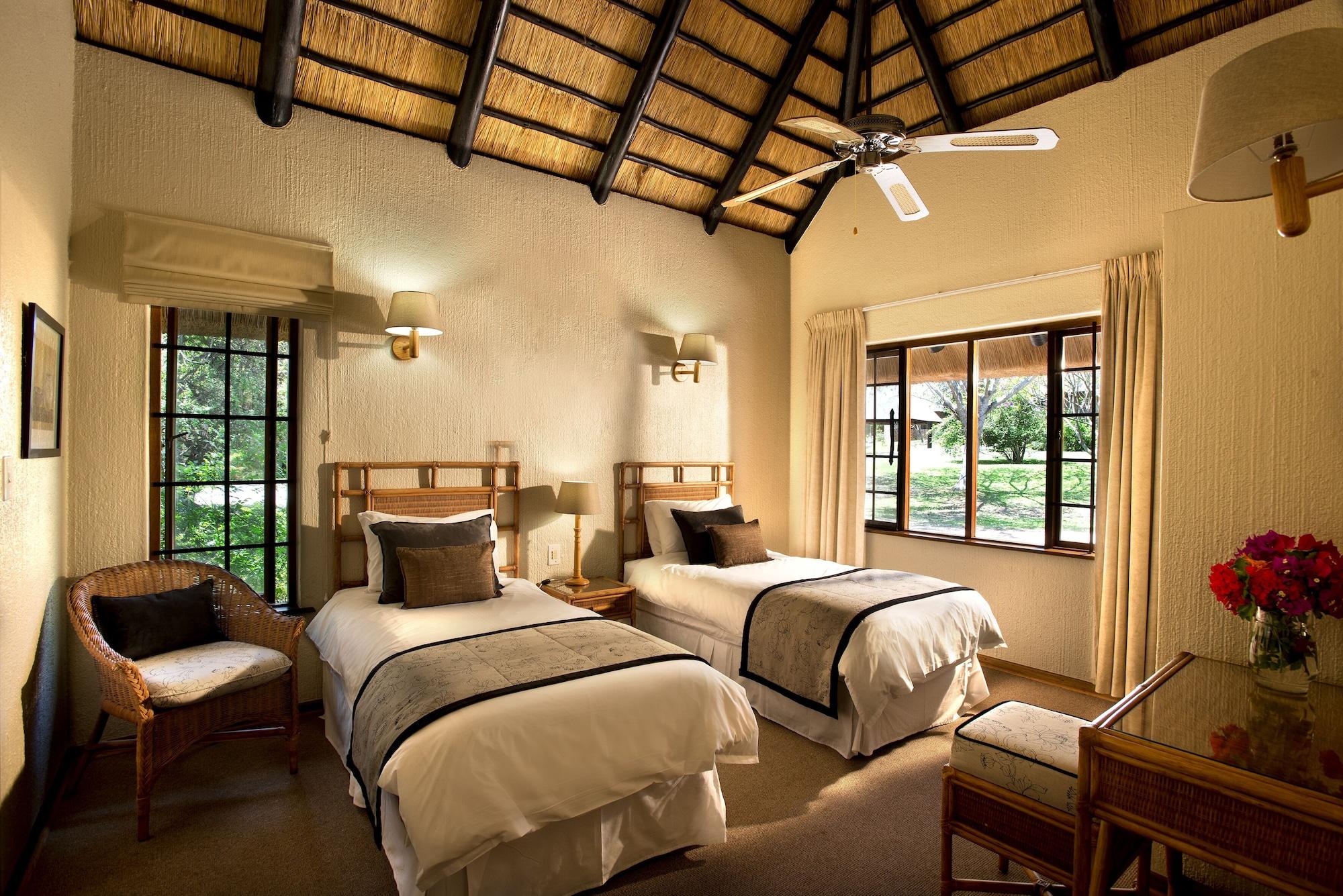 Kruger Park Lodge Хейзивью Экстерьер фото