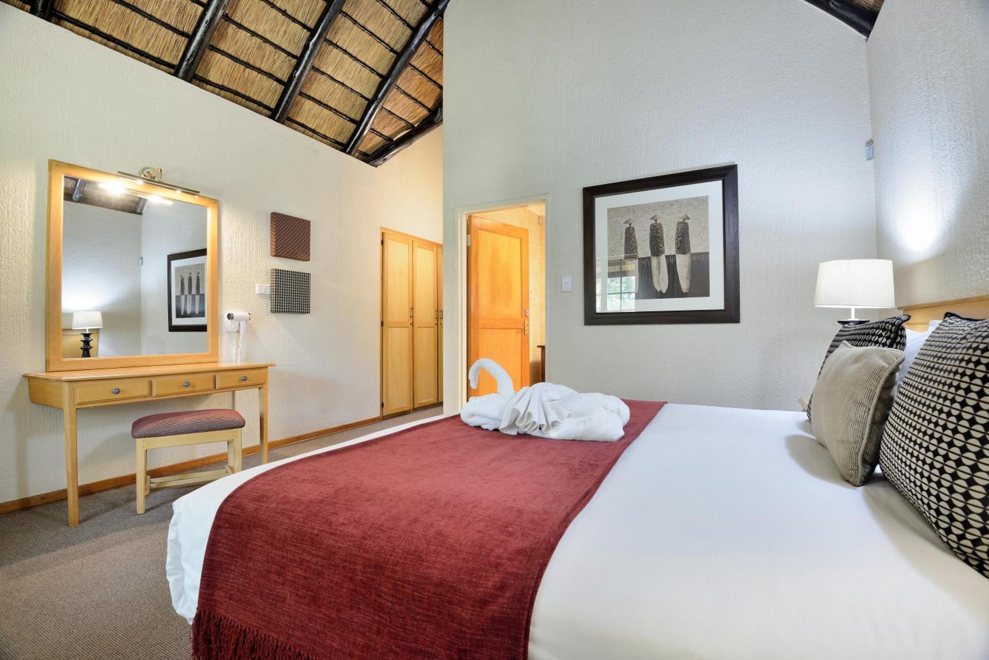 Kruger Park Lodge Хейзивью Экстерьер фото